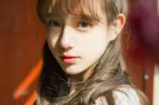 知名网红 表妹李 KK 破产！未婚生女后掉粉上百万转行去卖小吃