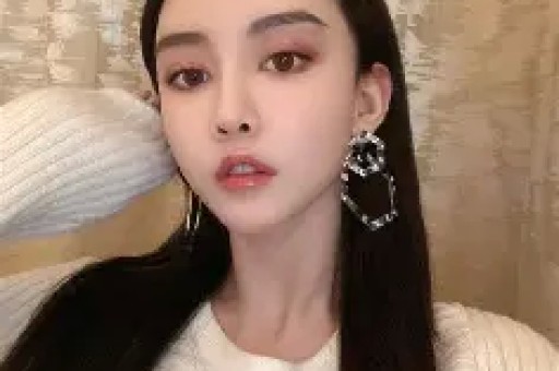 红毯上的尴尬：国内女明星的“花式”失误与国际反思