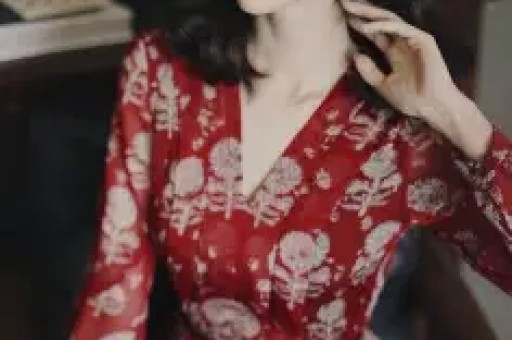 谢贤为曾江洗脚谢贤掌掴曾江事件疑为炒作