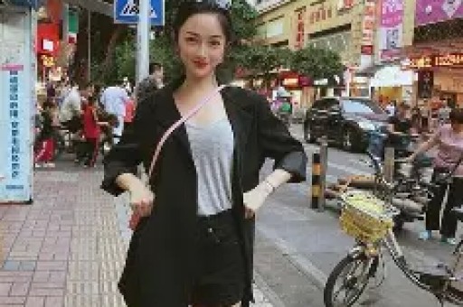 张子枫唯一恋情被扒：倒贴资源、忍劈腿、分手暴瘦为爱自残